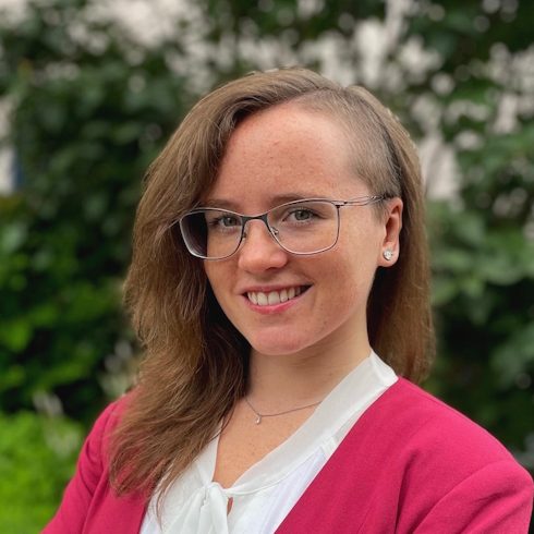 Alisa Cervenka, Heilpraktikerin und Hypnosetherapeutin aus Ingolstadt Alisa Cervenka, Heilpraktikerin und medizinische Fitnesstrainerin aus Ingolstadt